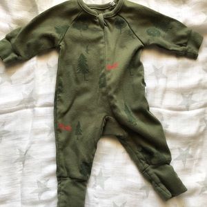 Oliver & Rain woodland zipper romper sz Nb